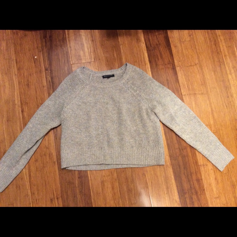 Grey crew neck crop sweater